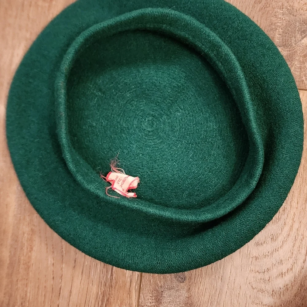 Vintage Beret 100% Wool Deep Forest Green Made in Czechoslovakia Unisex - Picture 9 of 9